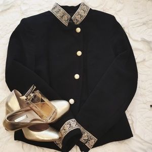 🖤Black & Gold Velvet Feel Blazer🖤
